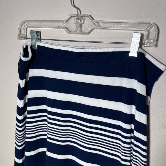 Roz&Ali Maxi skirt  Stiped Sz Woman 1X Bl& White Stretch knit - Picture 4 of 4